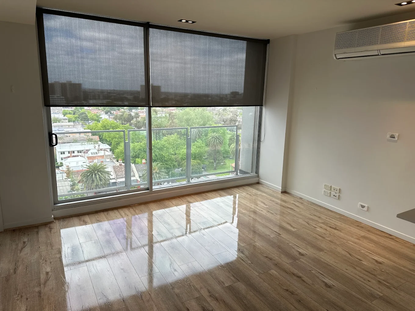 Living Area Window Clean - Diamond Bond Cleaning